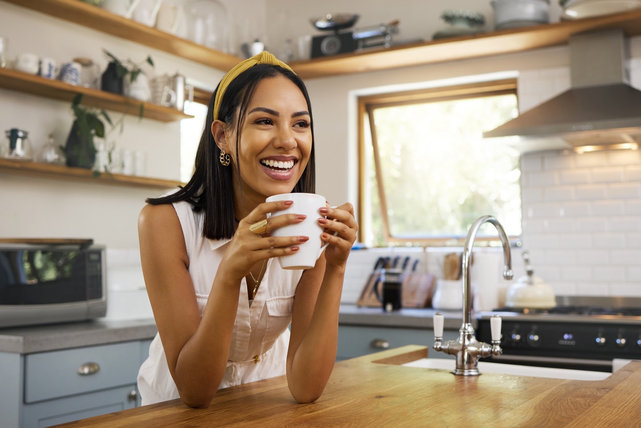 woman drinking coffee summer