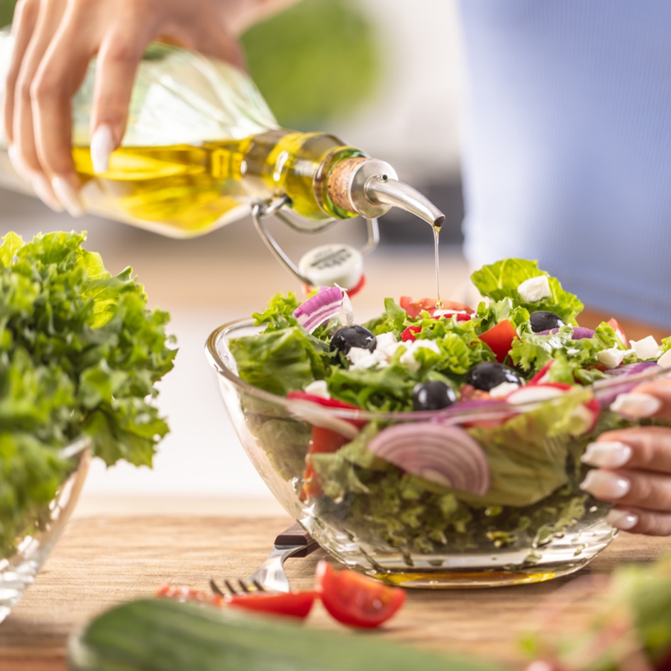What Are the Benefits of Olive Oil? And Do You Really Need to Drink It Before Bed?&nbsp;