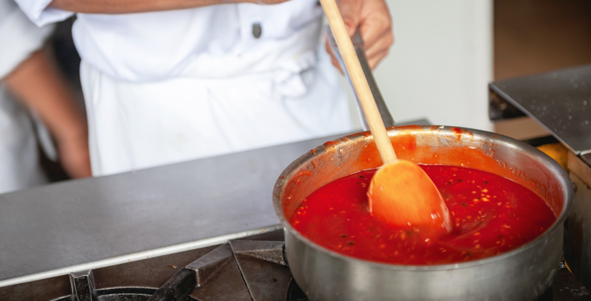 Make Marinara the Old-Fashioned Way With These Expert Sauce Tips