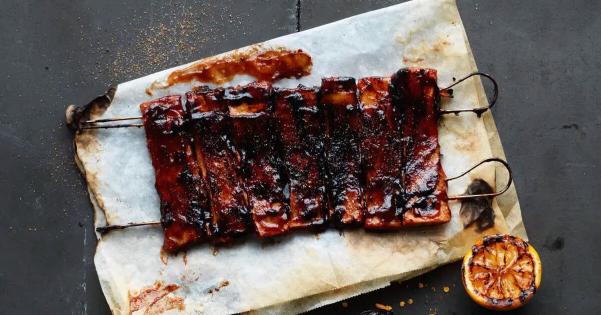 The Juiciest, Meatiest Meat-Free Ribs You Can Buy | VegNews