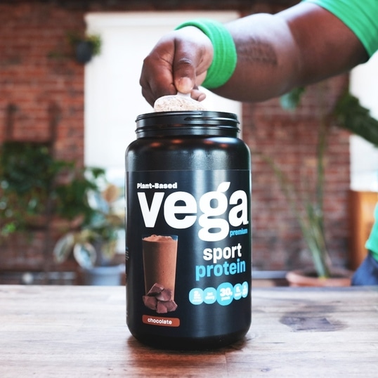 The VegNews Guide to Vegan Protein Powders (Because They’re Not All the Same)