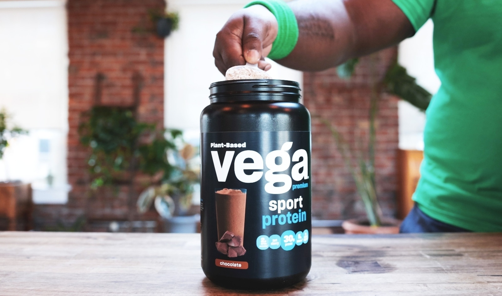 The VegNews Guide to Vegan Protein Powders (Because They’re Not All the Same)