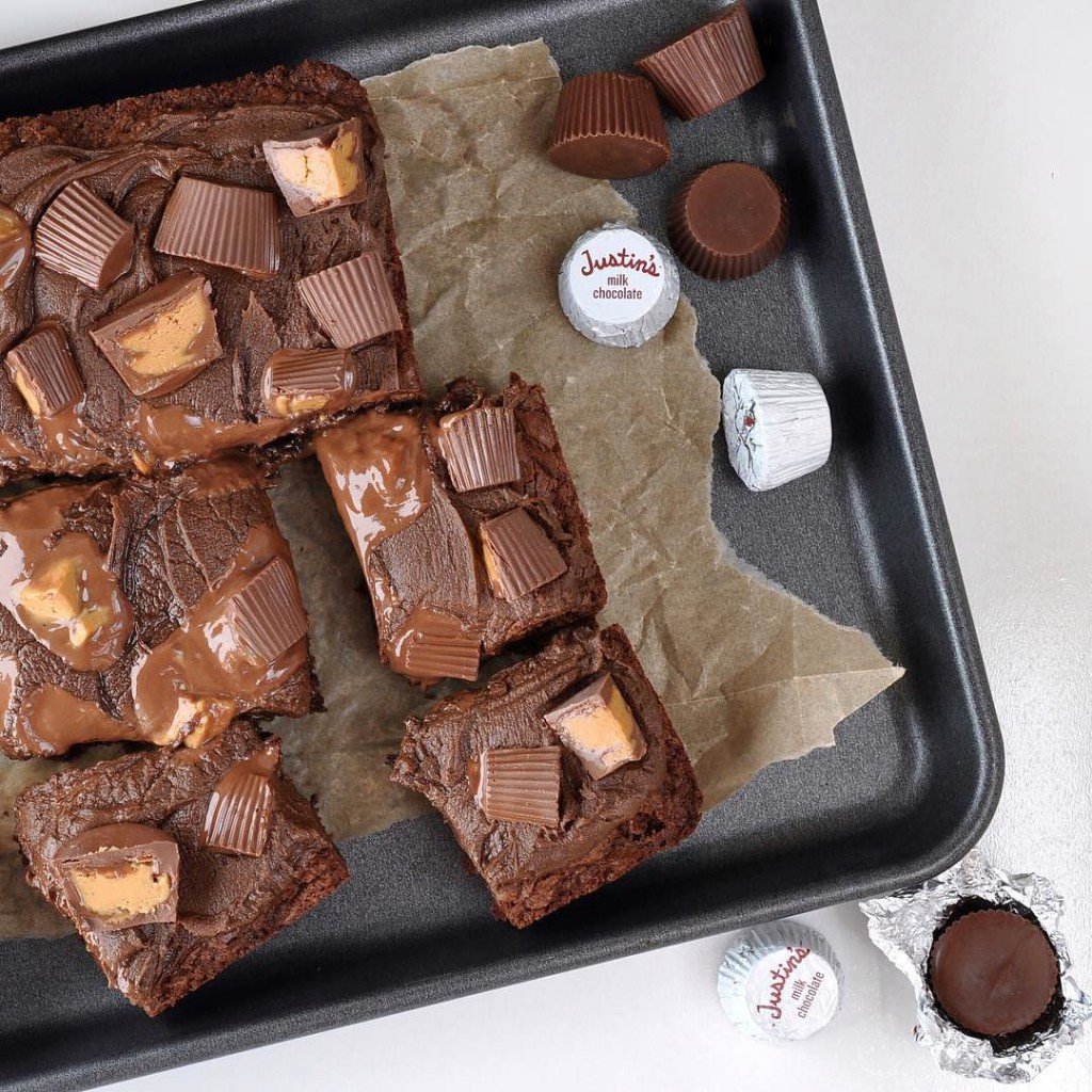 Justin’s Dark Chocolate Peanut Butter Cups brownies