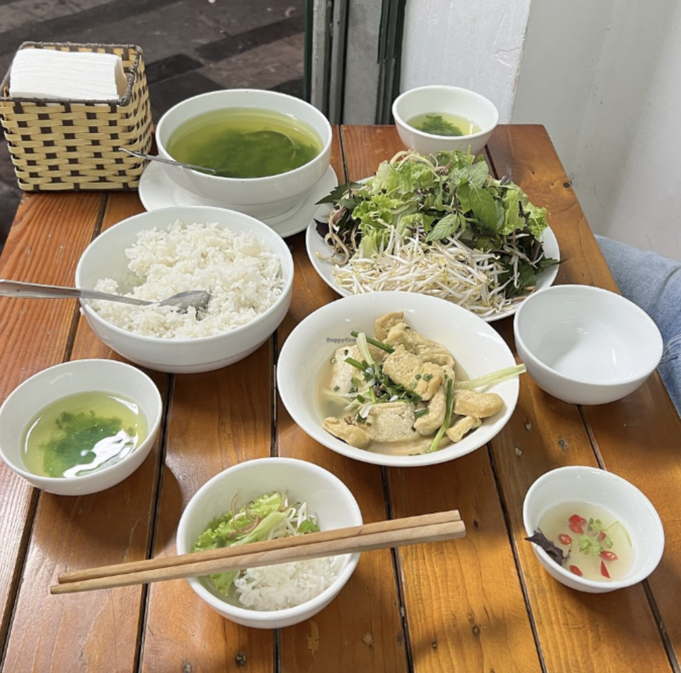 spread of vietnamese food