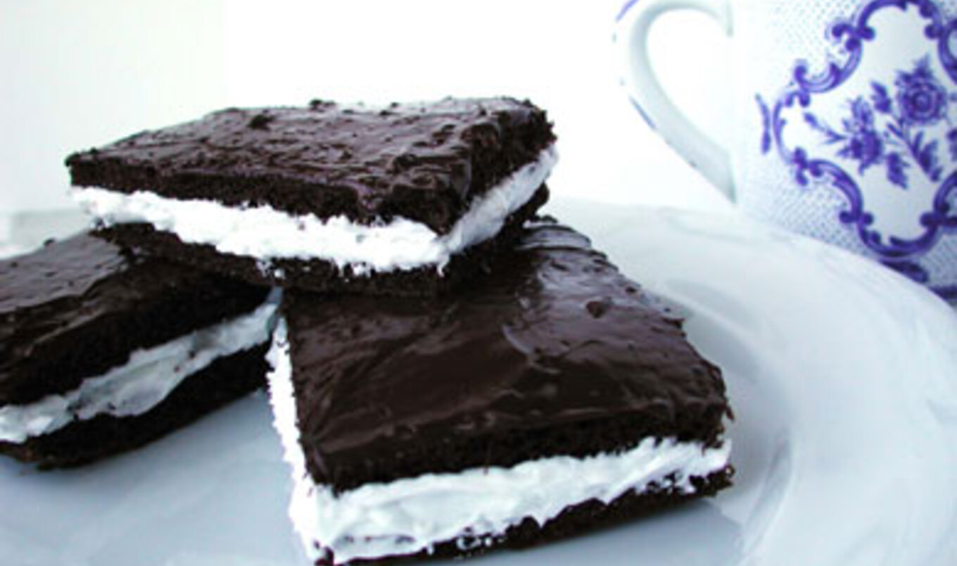 World Vegetarian Day Giveaway: Sticky Fingers Extravaganza!