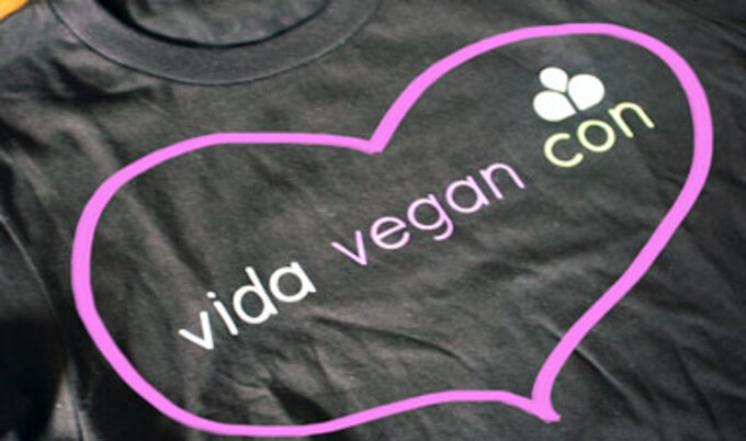 vidaveganconshirt-via-Andreas-Easy-Vegan-Cooking