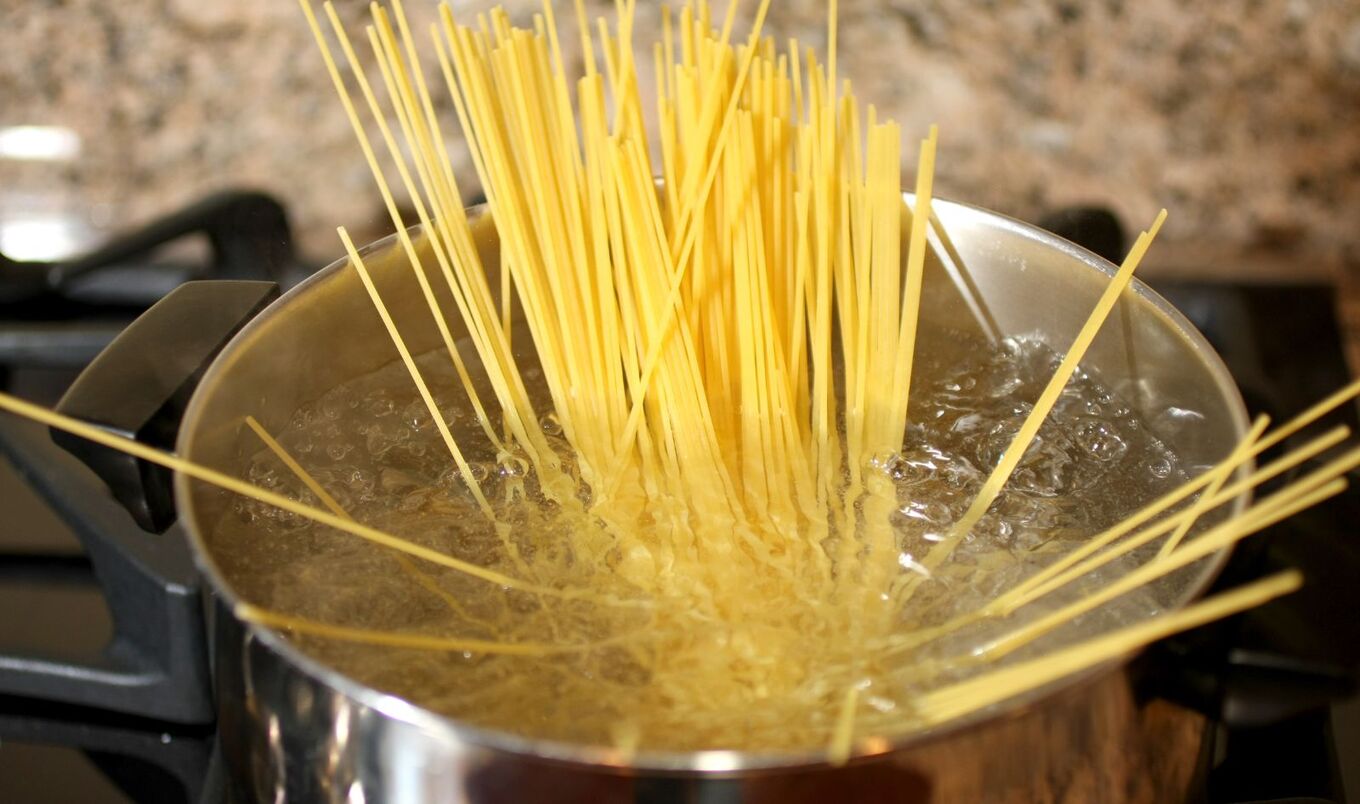 cooking spaghetti