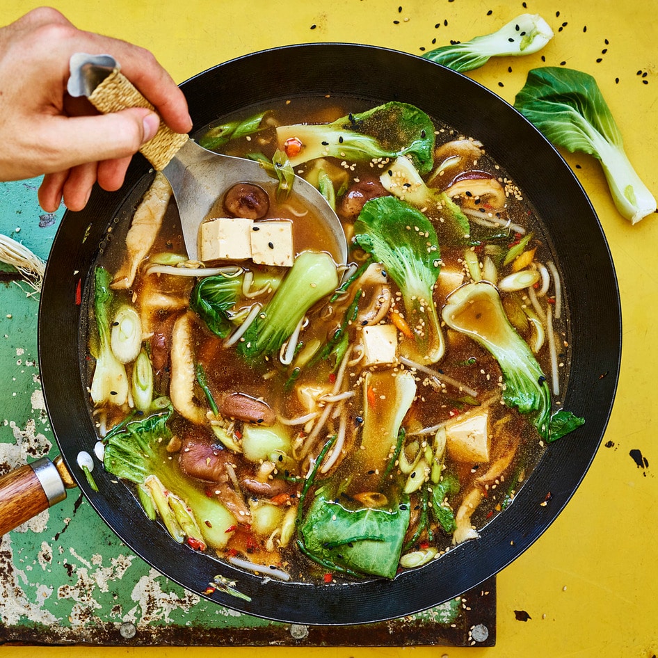 Sweet and Spicy Ginger Garlic Soup Broth