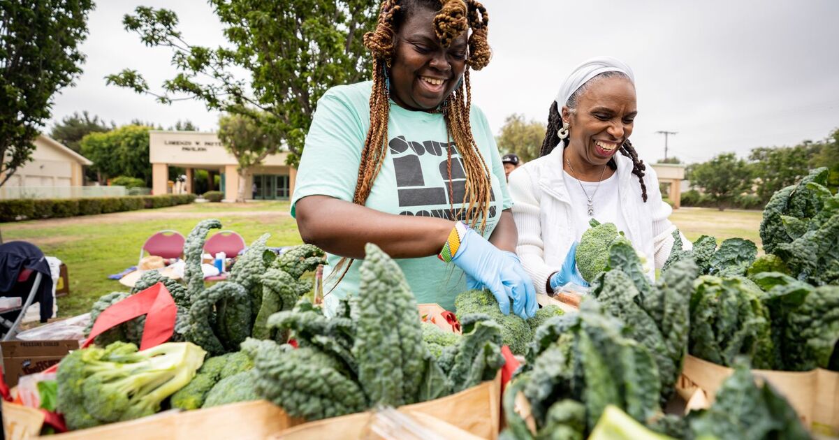 LA’s First Vegan Food Bank Is Helping 600 People Cook More Meatless Meals Each Month 