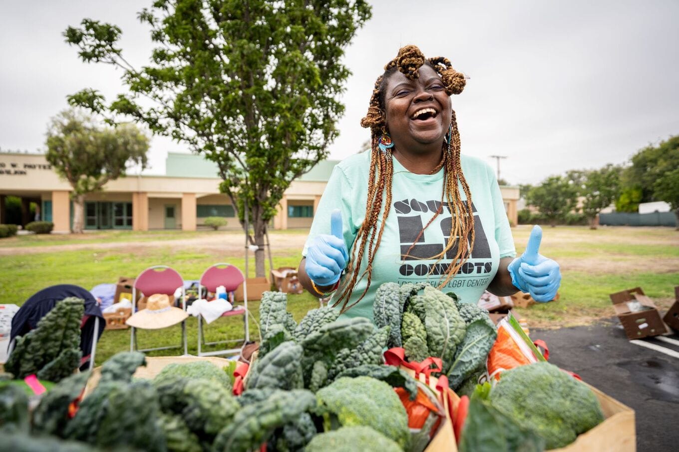 VegNews.LAVeganFoodBank2.Nikki Ritcher.unboundproject.We Animals Media