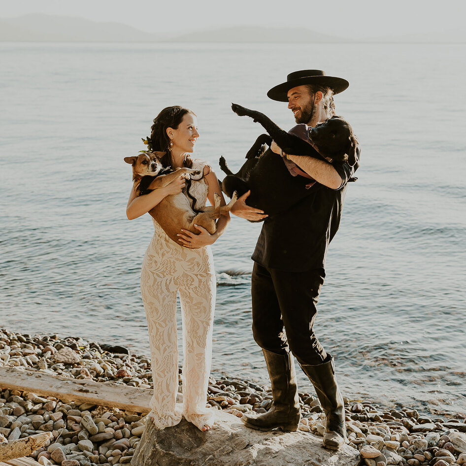 How This Couple's Dogs Made This Western-Bohemian Wedding Possible