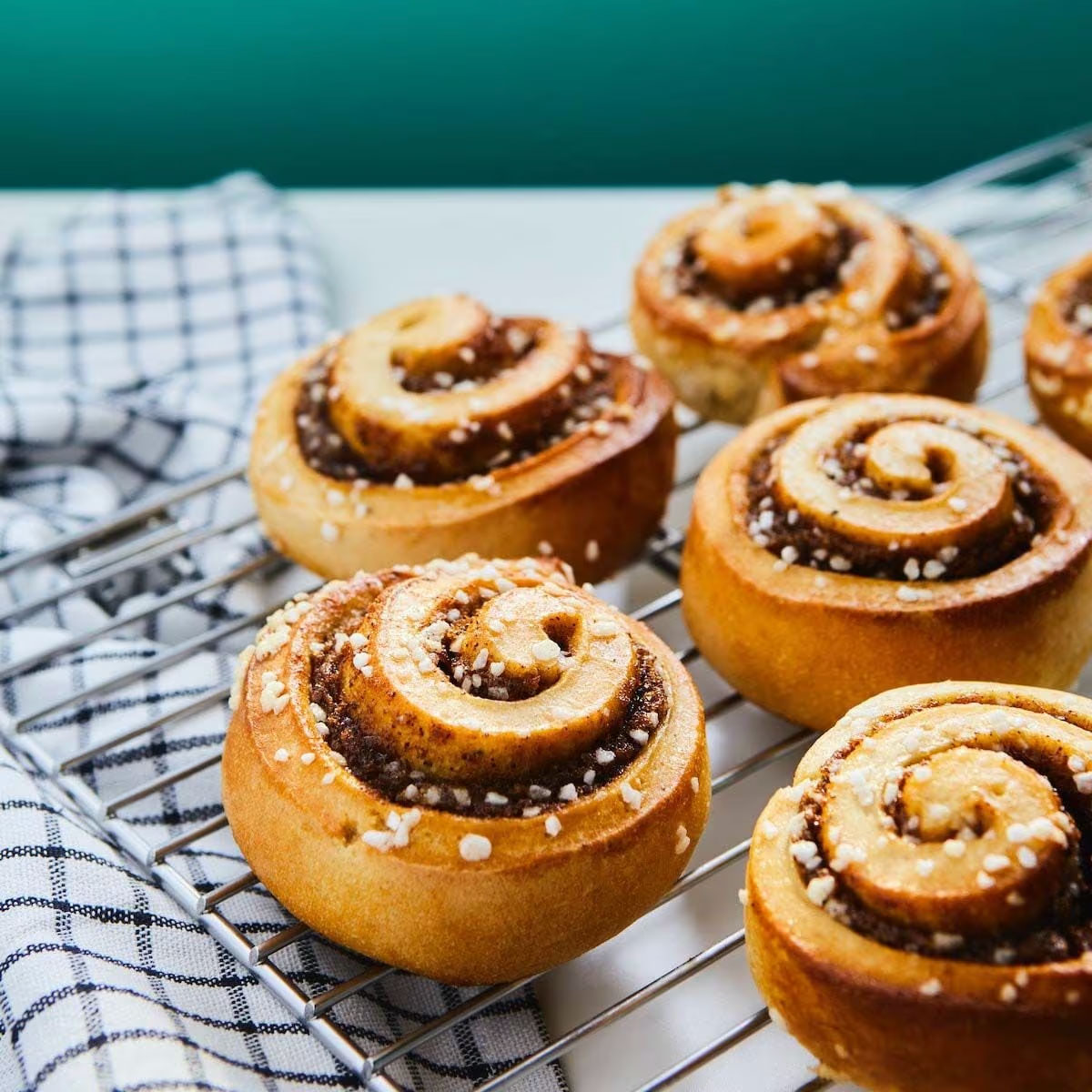 VegNews.CinnamonBuns.Ikea