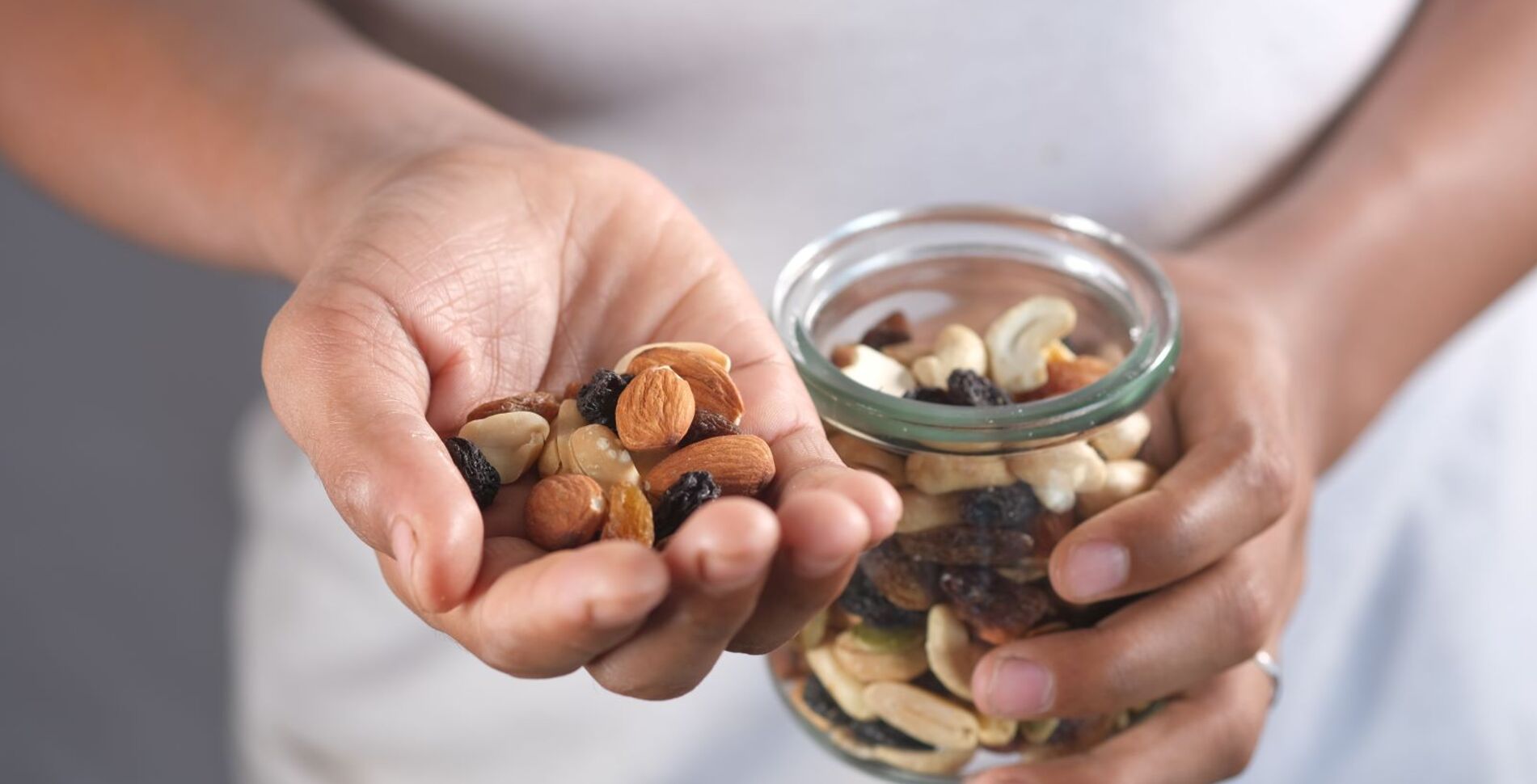 A Handful of Nuts Daily Could Reduce Depression Risk By 17 Percent, Study Finds