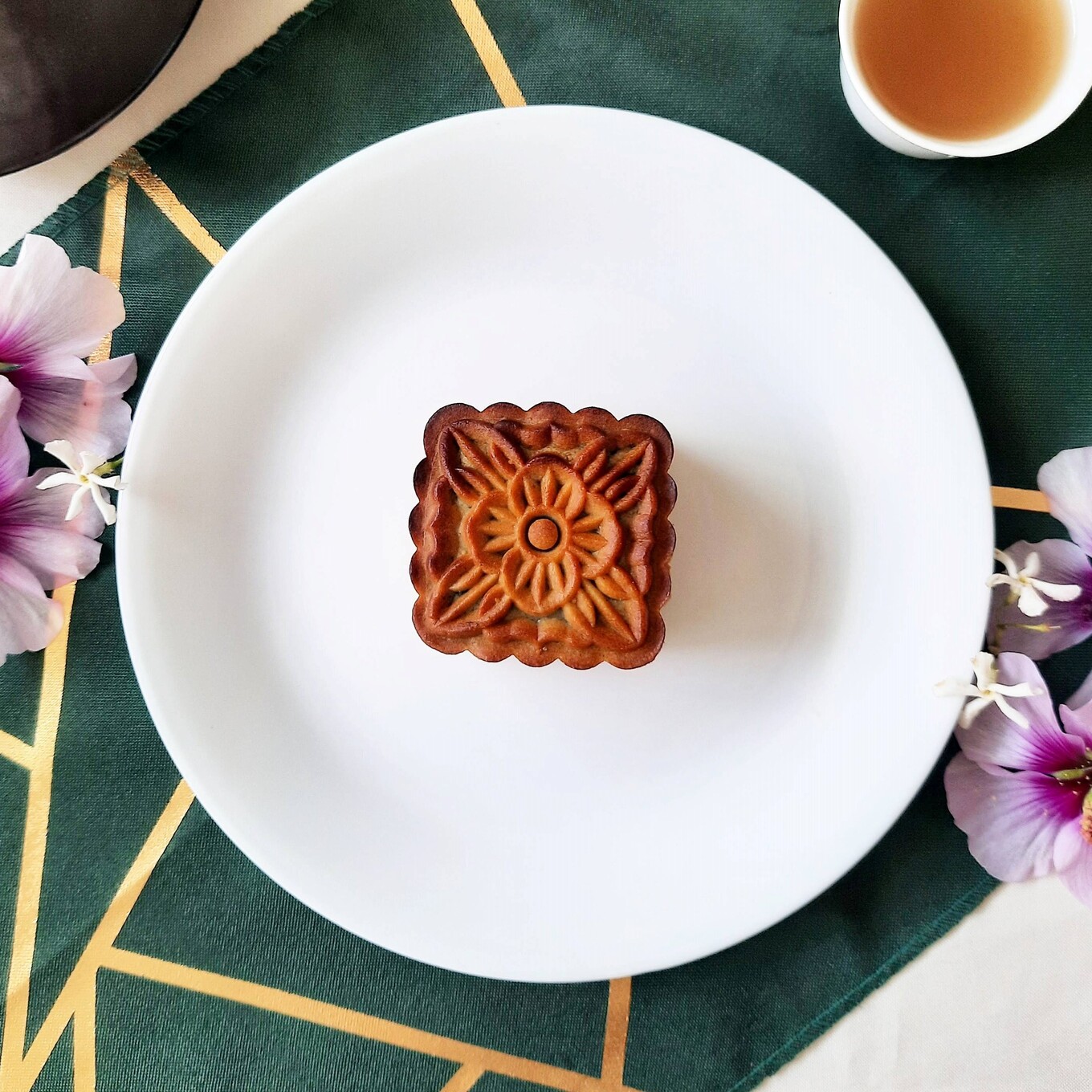 VegNews.VeganMooncake3.AnneTsCakes