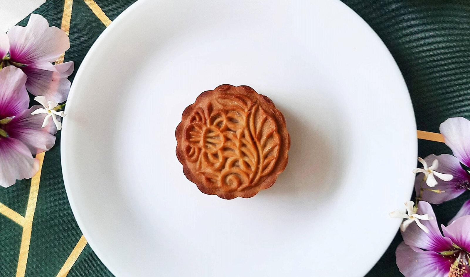Traditional Mooncakes Go Vegan Thanks to This Bakery's Untraditional Egg