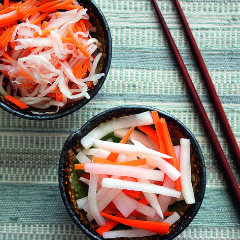 Quick Pickled Carrots and Daikon