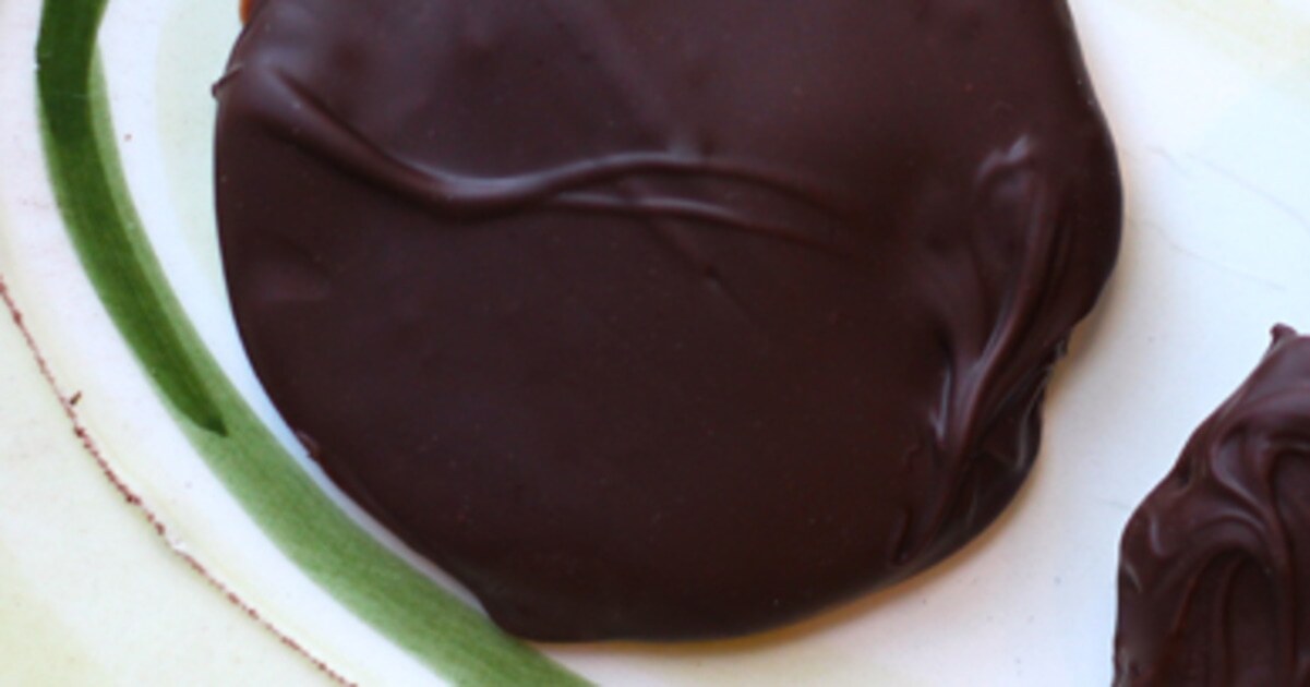 Veganized Thin Mint Girl Scout Cookies | VegNews