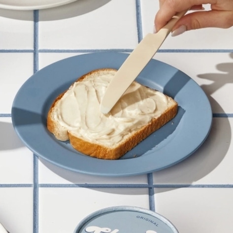 What Is Vegan Cream Cheese? Plus, Your Guide to the Best Dairy-Free Brands