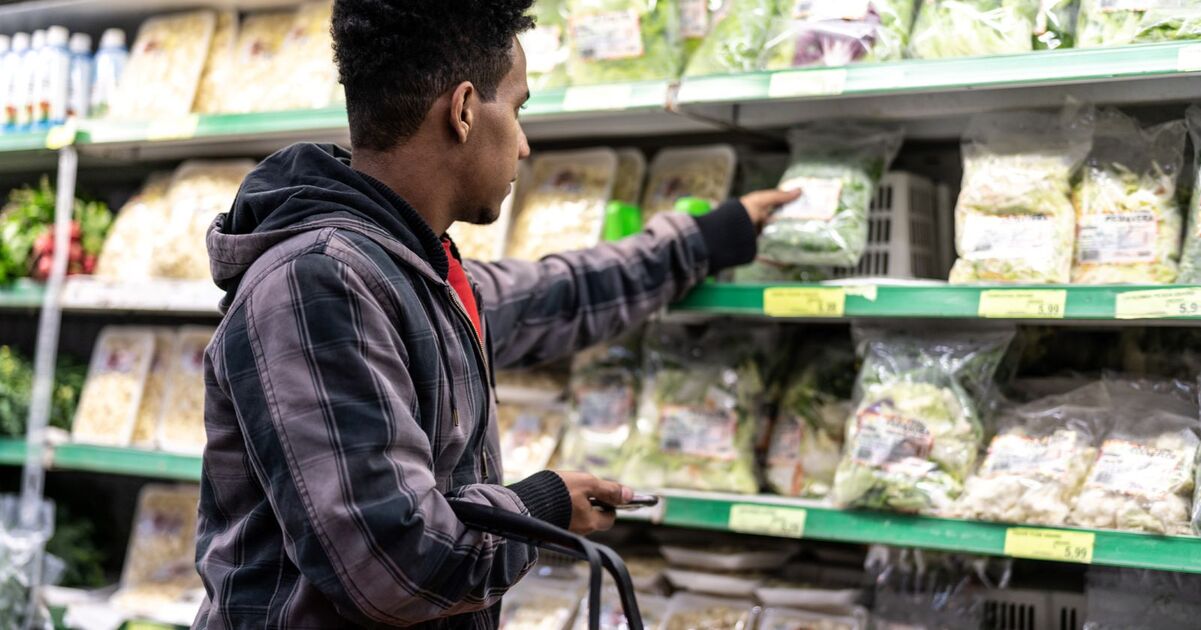 Should You Wash Your Ready-to-Eat Salad Anyway? New Study Says Yes