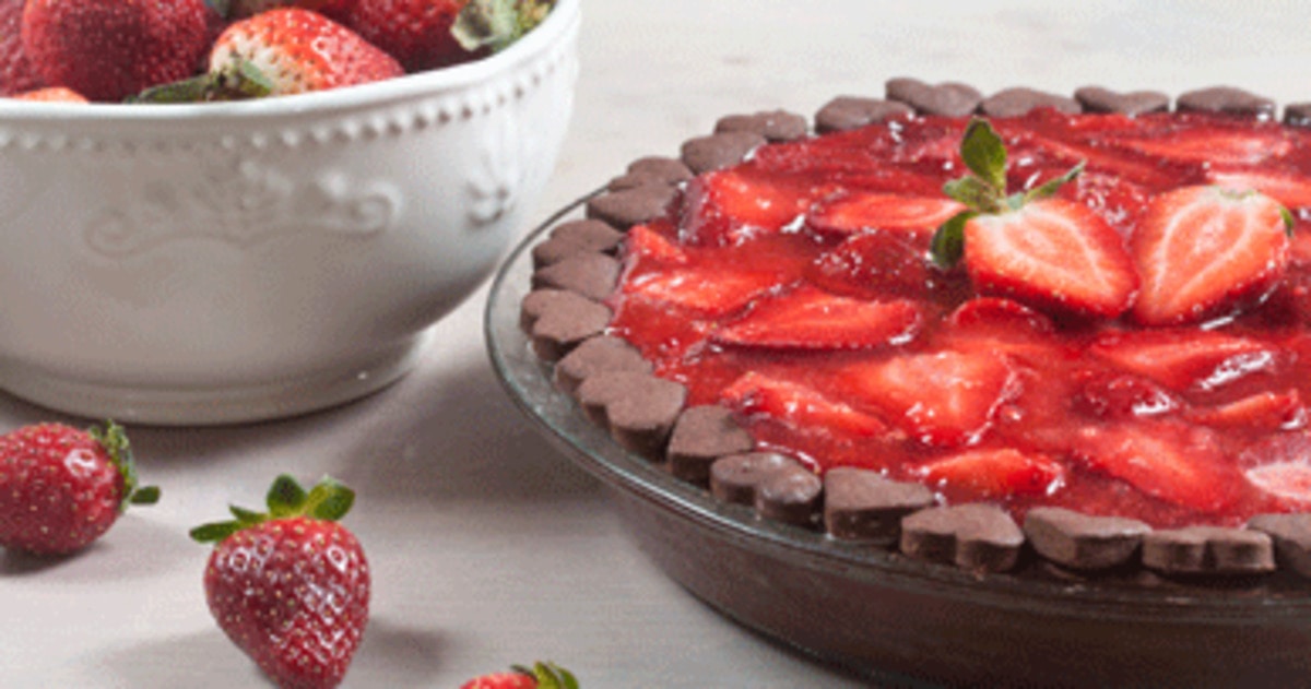 Gluten-Free Chocolate Strawberry Pie | VegNews