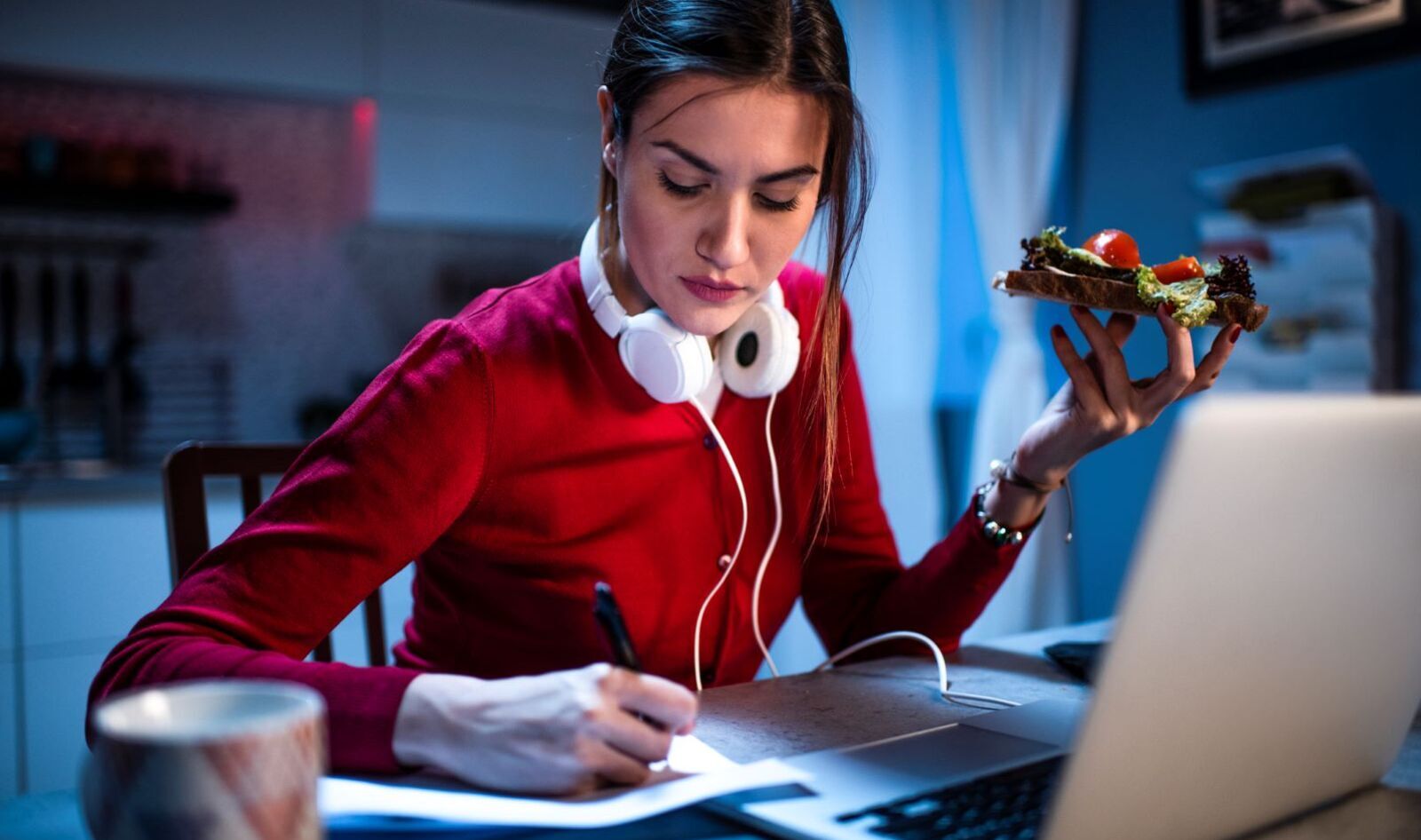 Why Are Night Owls at Greater Risk of Diabetes? An RDN Says Diet Matters. 