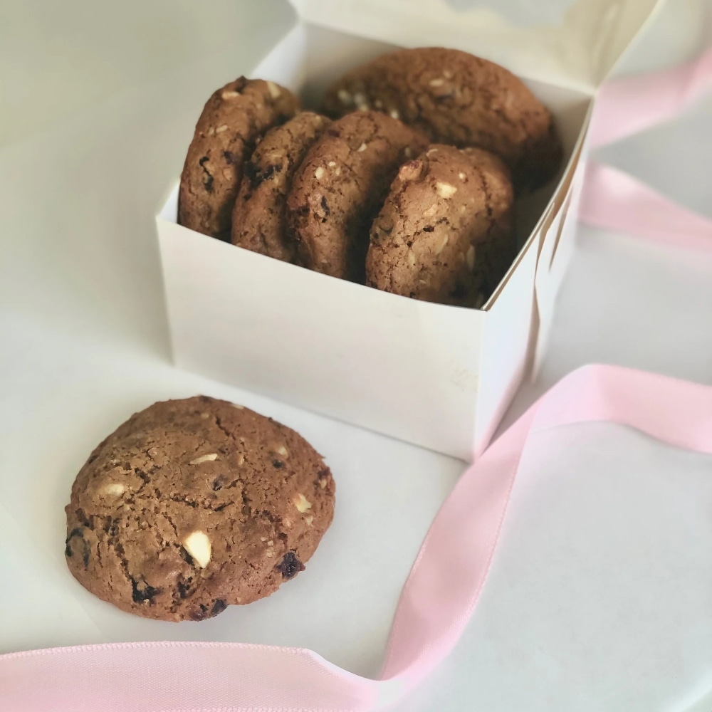 11 Vegan Bakeries That Deliver Fall-Flavored Cakes and Cookies | VegNews