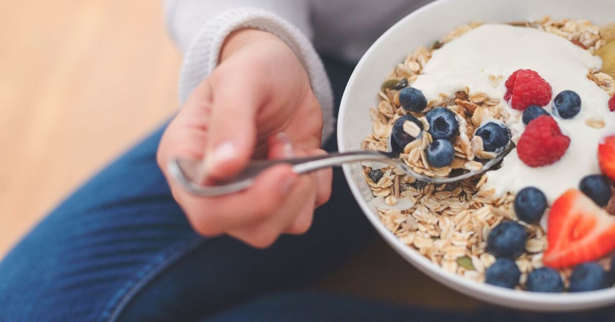 Eating These Carbs Might Help Prevent Weight Gain in Midlife, Study Shows 