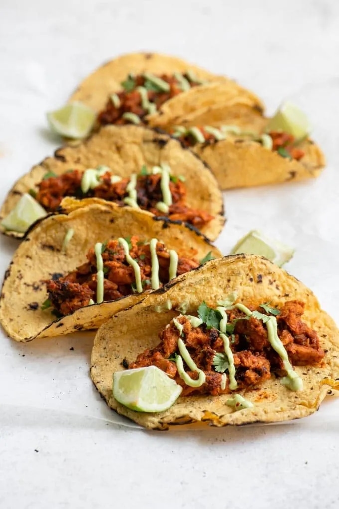 https://vegnews.com/media/W1siZiIsIjQxNjg0L1ZlZ05ld3MudmVnYW50aW5nYXRhY29zLmpwZyJdLFsicCIsIm9wdGltaXplIl1d/VegNews.vegantingatacos.jpg?sha=df48e276cc127942