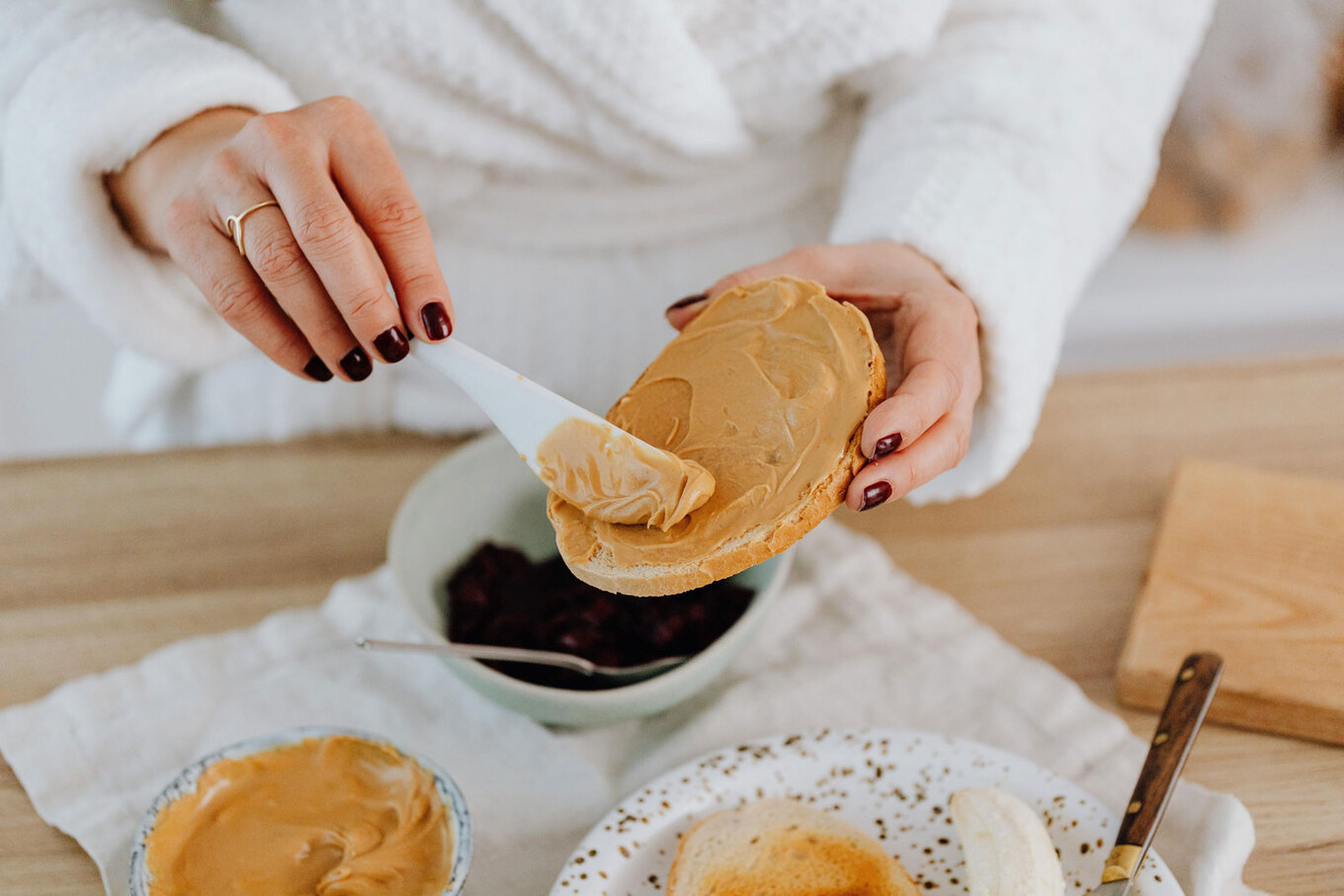 VegNews.PeanutButter.Pexels.KarolinaGrabowska