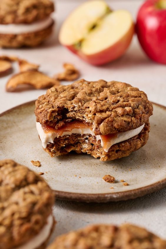 Apple Pie Cookies With Maple Cream Filling