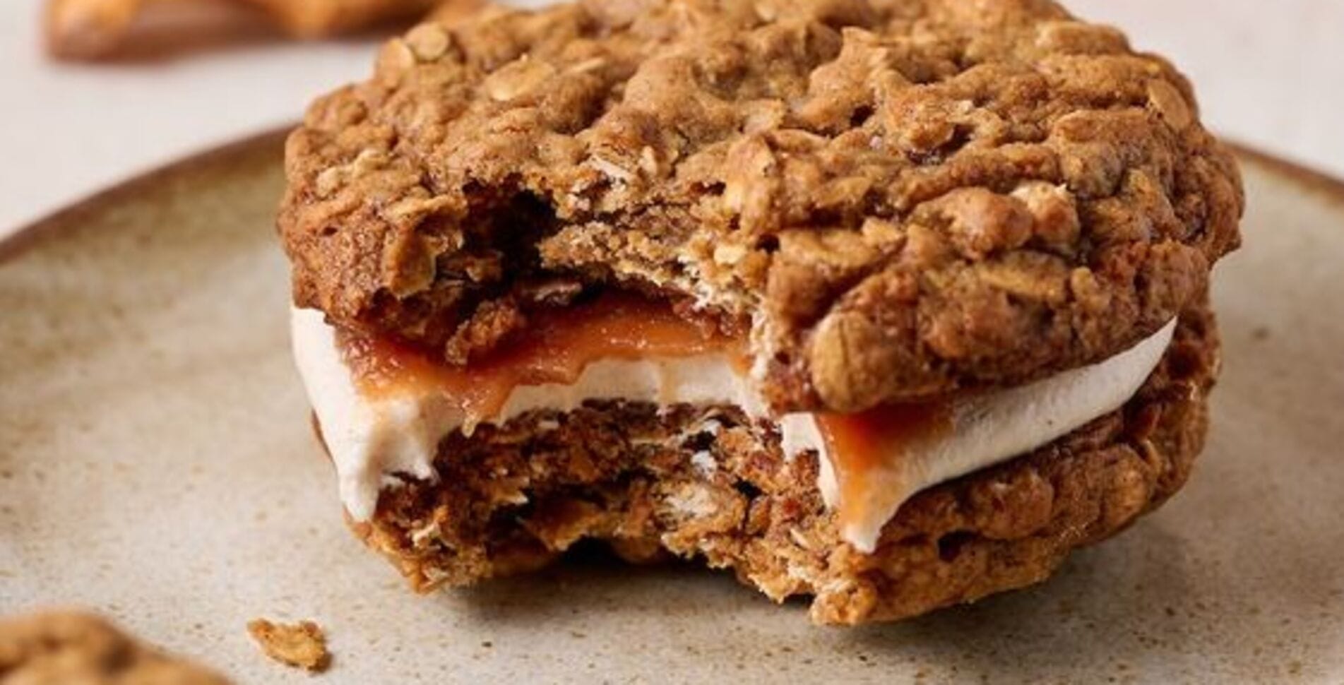 Apple Pie Cookies With Maple Cream Filling