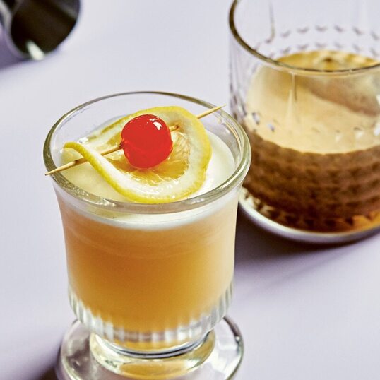 These Vegan Holiday Drinks Will Get You in the Festive Mood This Thanksgiving: Mocktails, Hot Toddy, and More