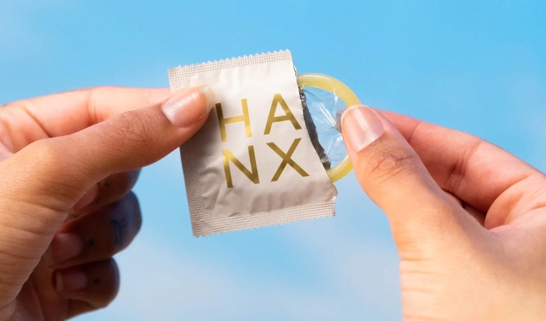 VegNews.Condoms.Hanx