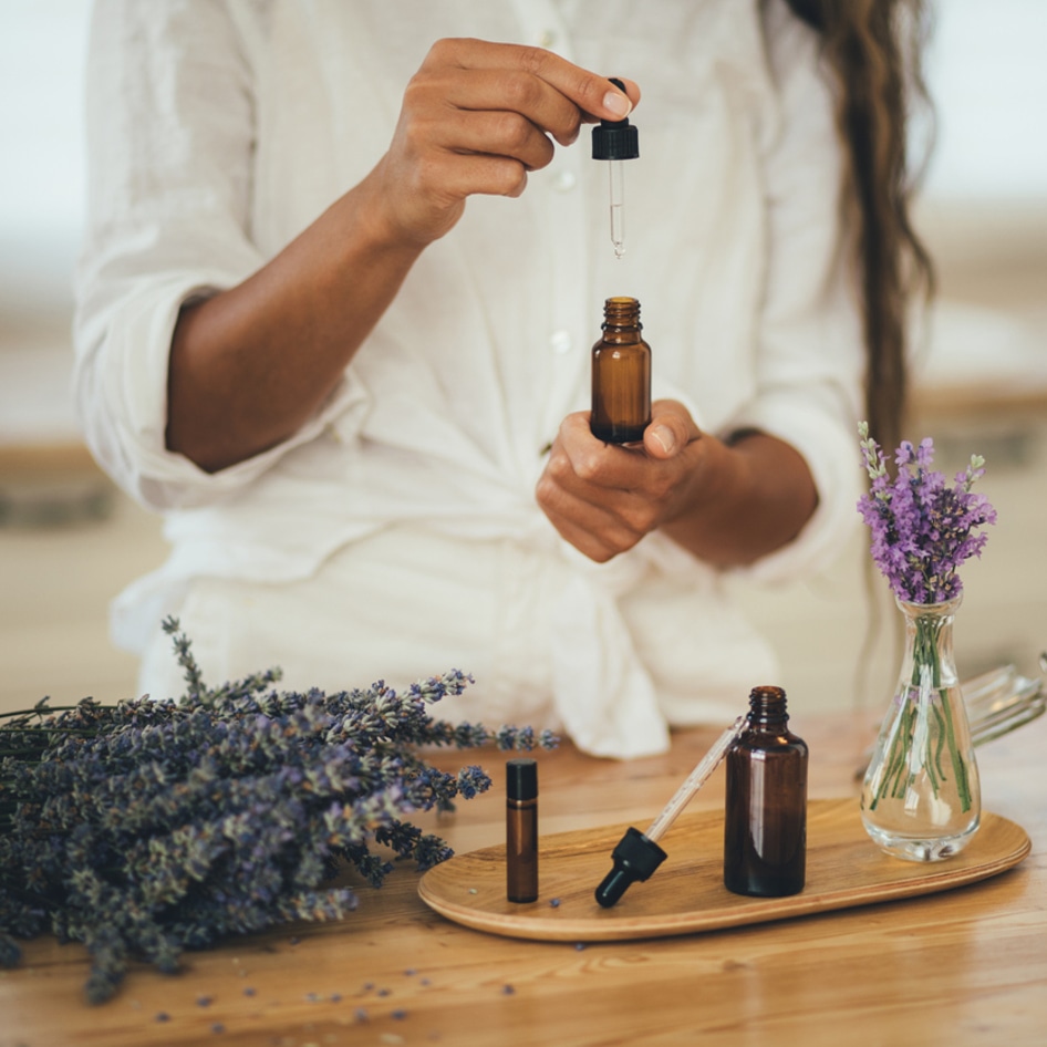 Try Some Essential Oils and Aromatherapy to Beat the Holiday Stress
