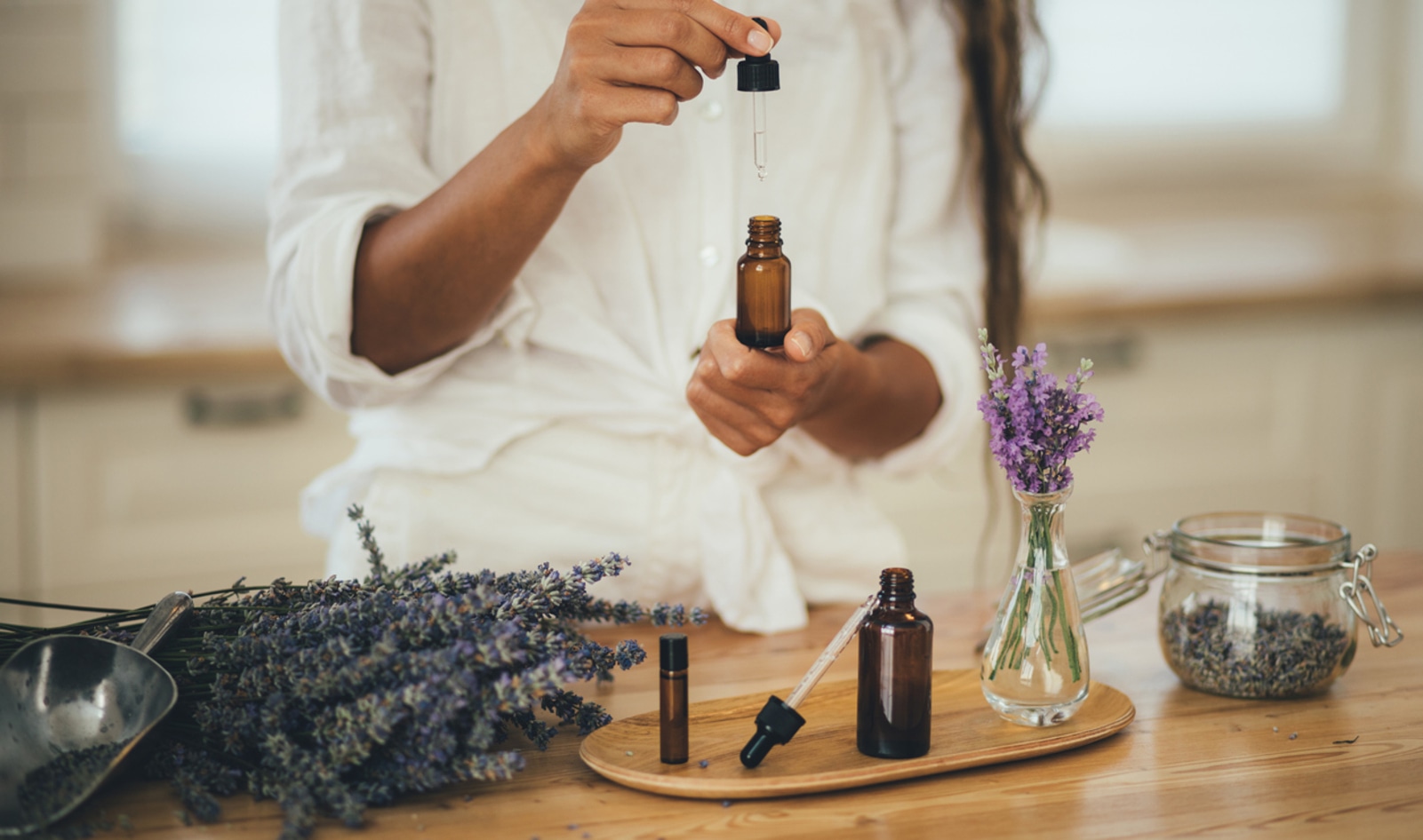 Try Some Essential Oils and Aromatherapy to Beat the Holiday Stress