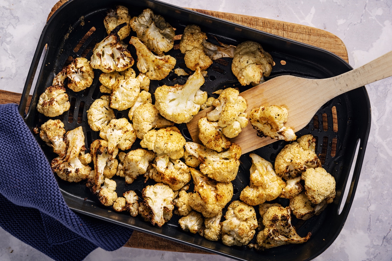VegNews.CauliflowerAirFryer.Getty