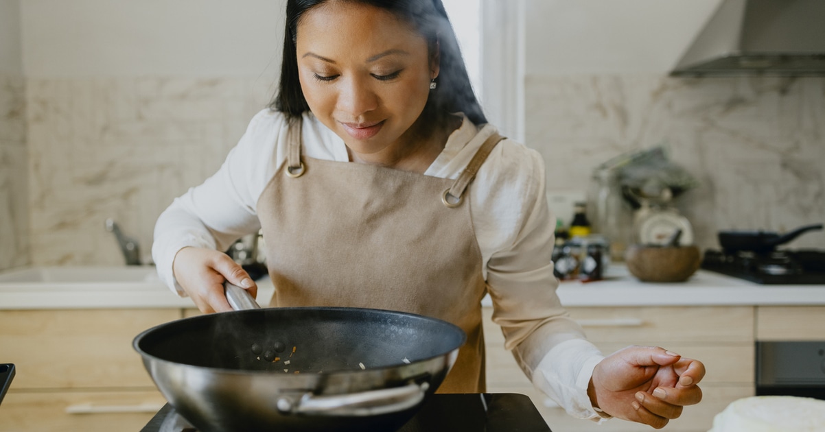 How to Cook With a Wok (Plus, 5 Brands to Buy and 7 Recipes to Try) - Vimarsana News