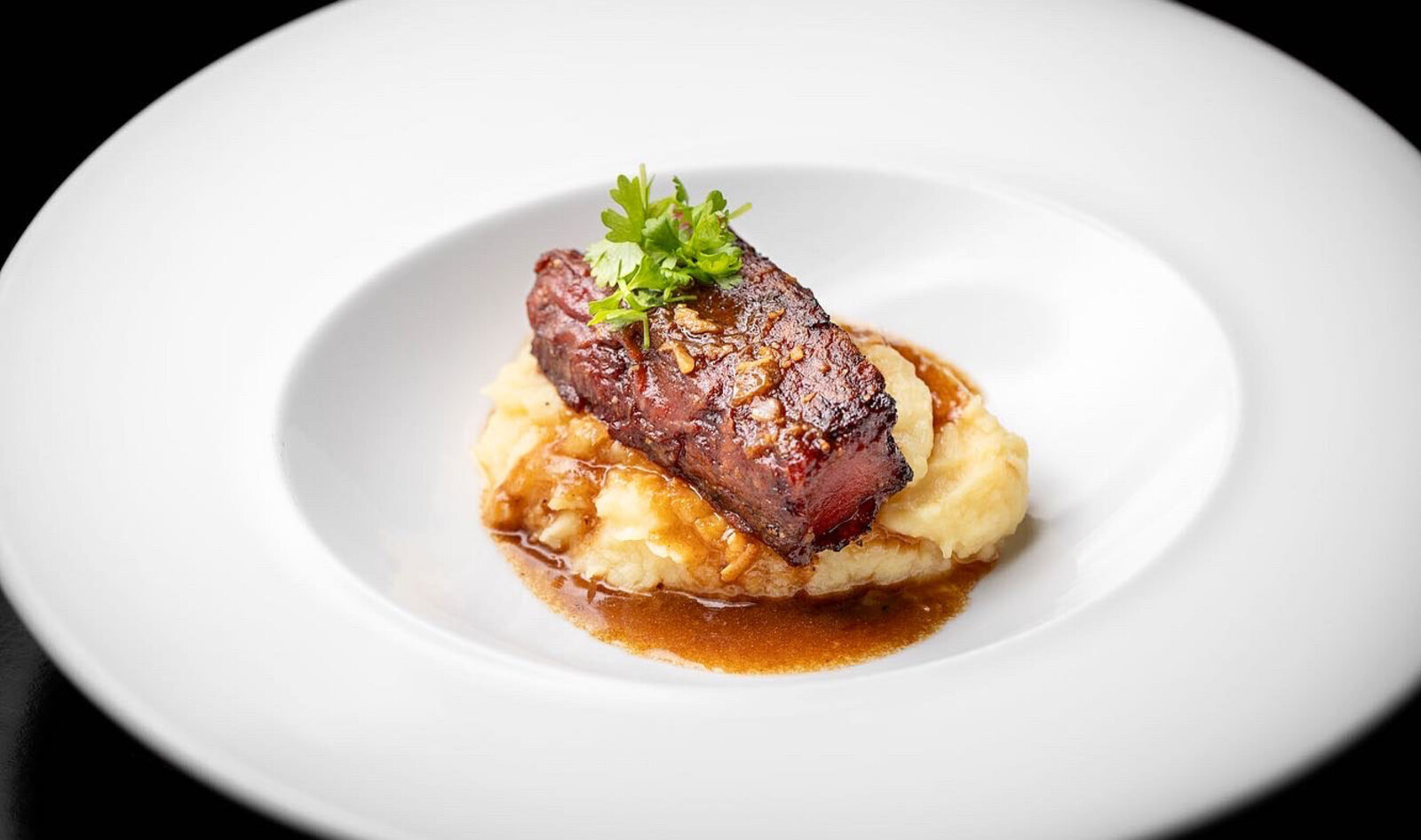 Celebrate the New Year With Steak, Short Ribs, and Caviar at These 5 Vegan Restaurants