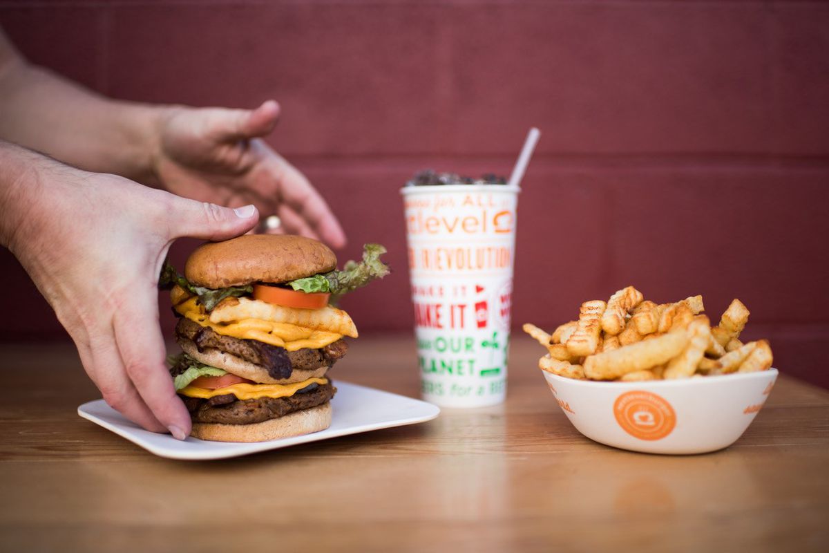 VegNews.VeganFastFood.NextLevelBurger