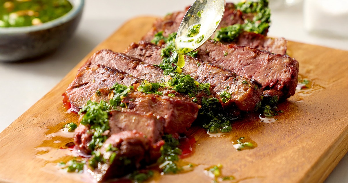 Food News of the Week: Beyond Steak Filets Debut at Steakhouse Chain, Chicago Launches Vegan Farmers Market, and Redefine Meat Debuts Spicy Shawarma
