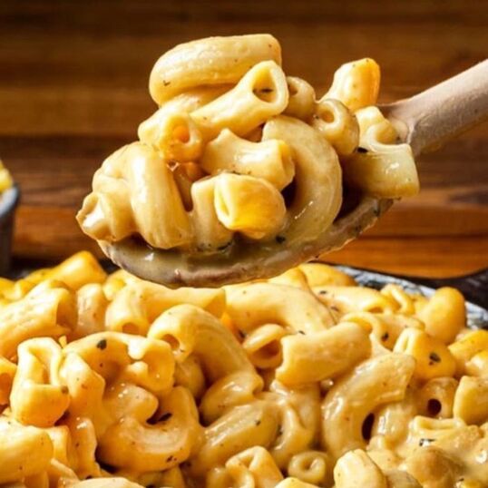 Whole Foods' Viral Vegan Mac and Cheese Finds New Life at an Iconic LA Brunch Spot