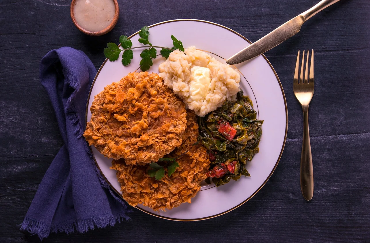 Souley-Vegan-Chicken-Fried-Steak-plate