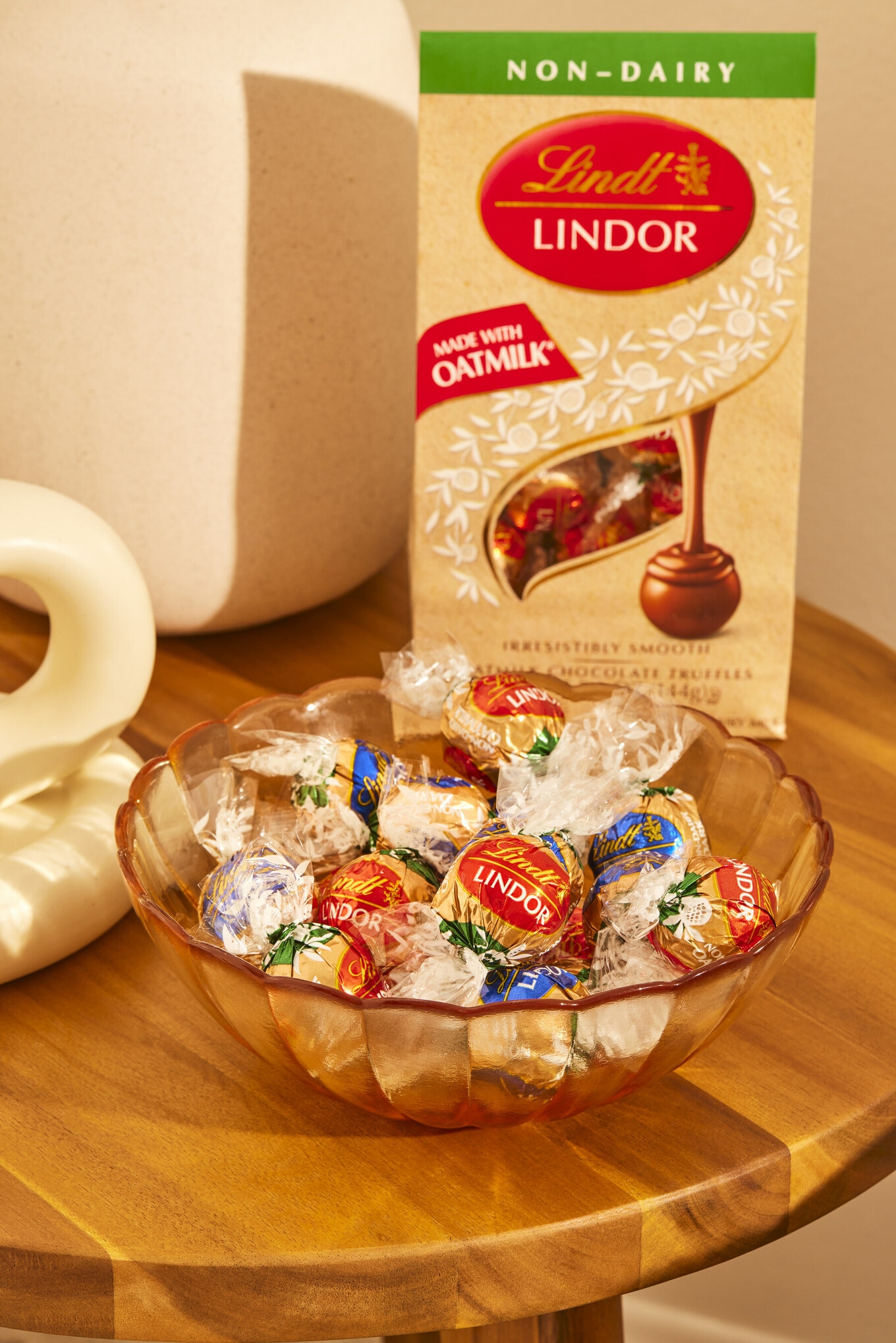 Lindt_Lindor_OatMilk_1