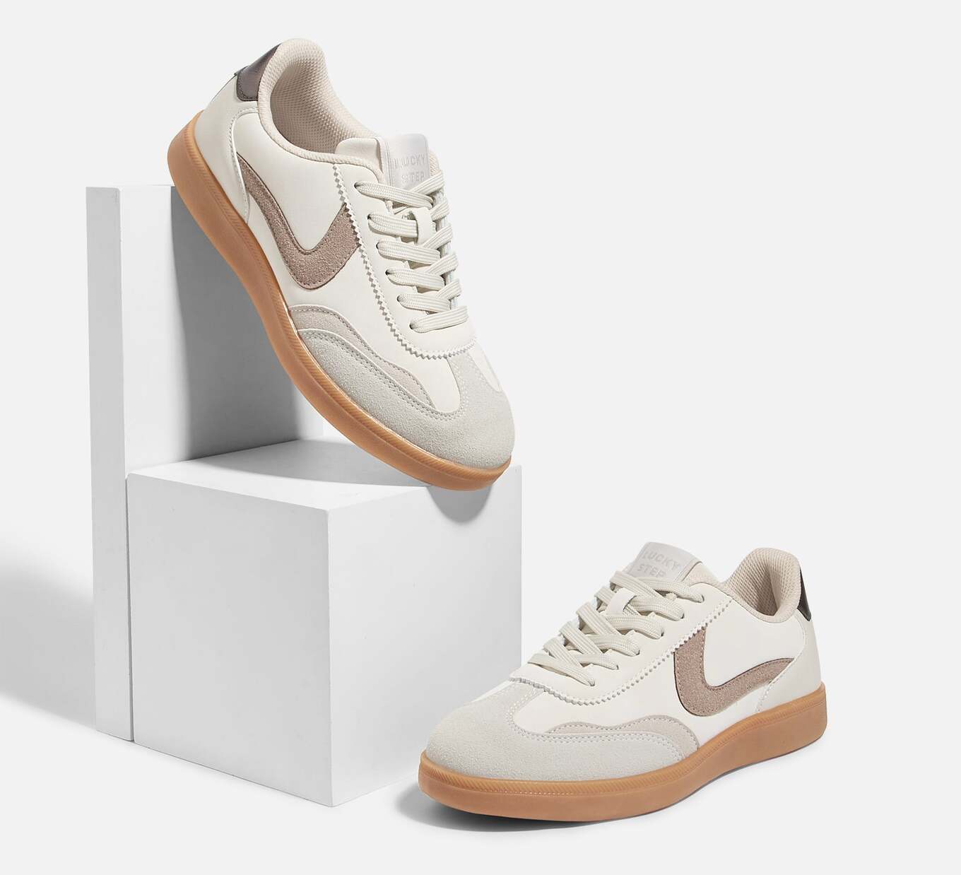Lucky Step sneakers
