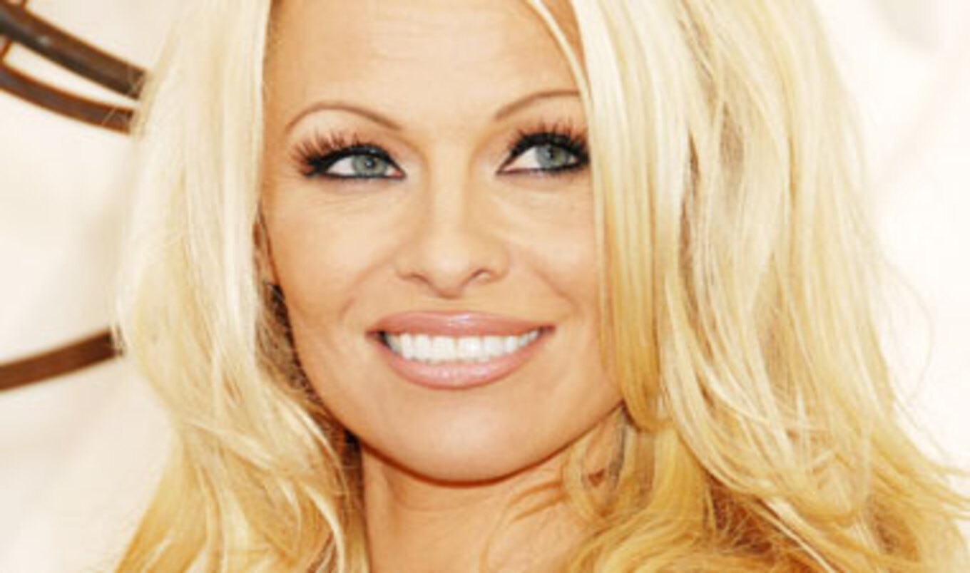 Pamela Anderson Launches Vegan Cooking Show