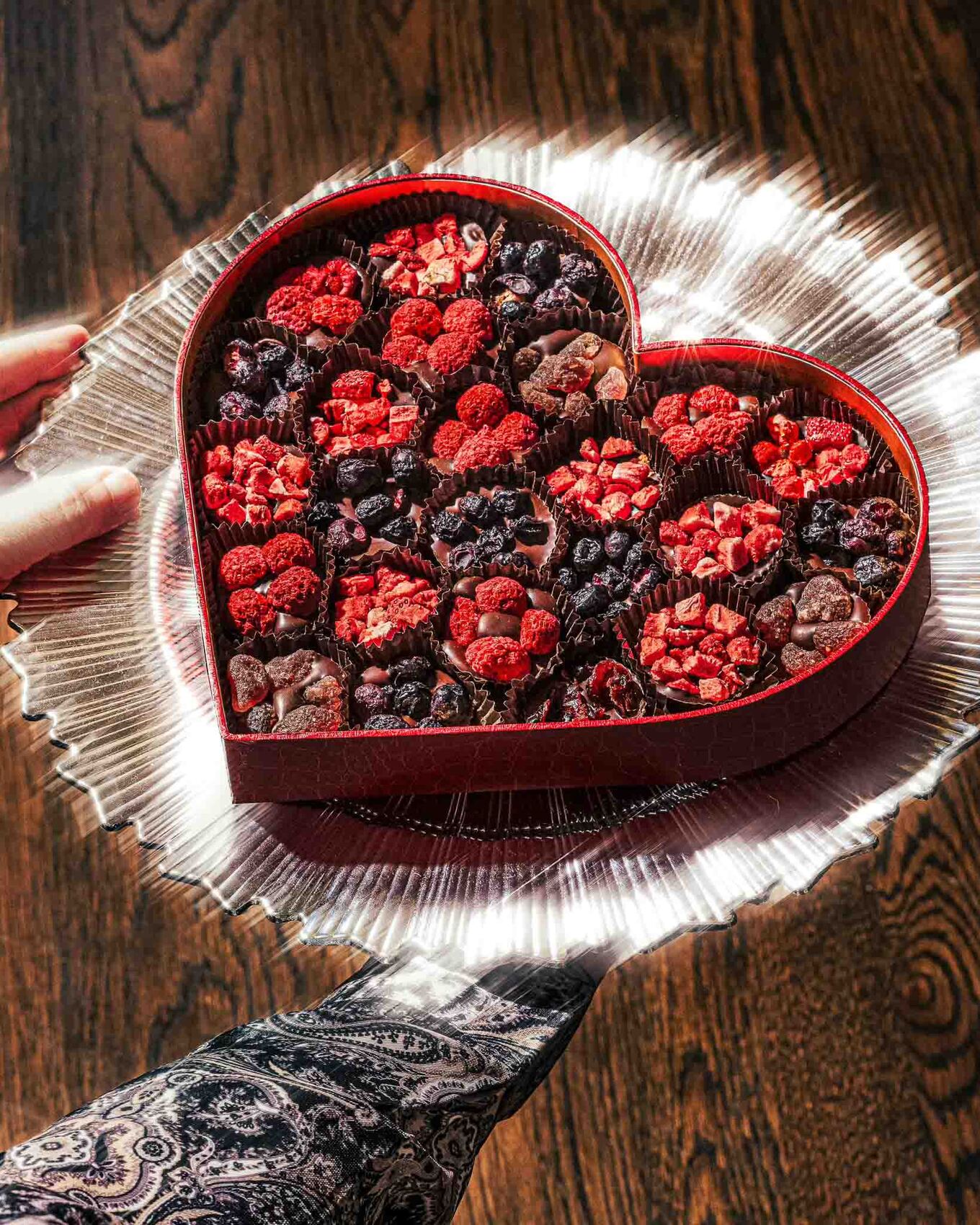Compartes Berry Bouquet Chocolates Heart Box