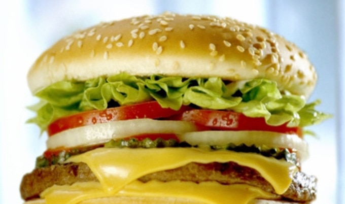 VegNews.ImpossibleFoodsCheeseburger.VND