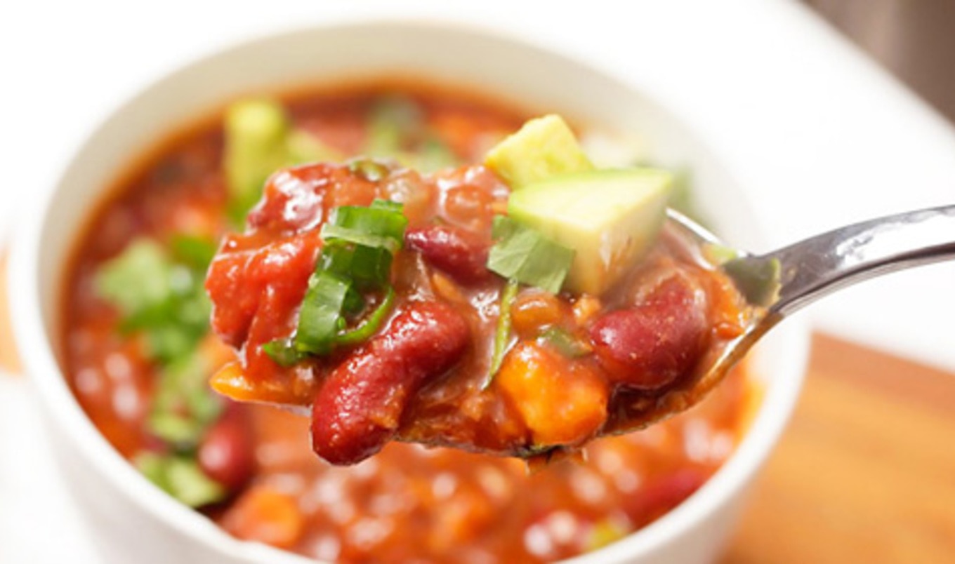 Vegan Chili Combats Hunger Among Homeless