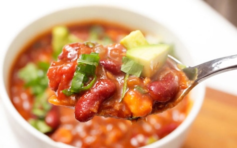 Vegan Chili Combats Hunger Among Homeless