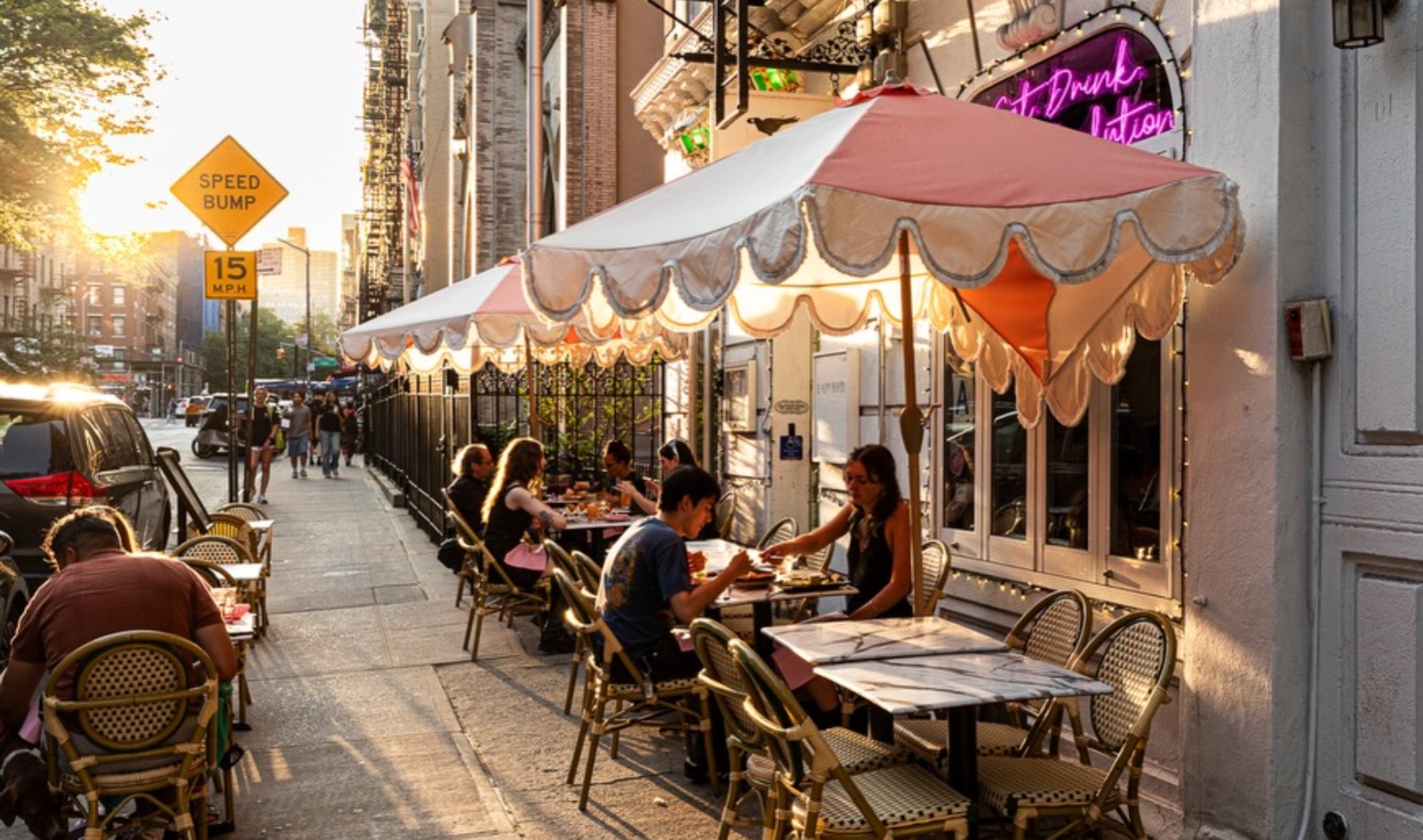 The Hard Truth About Why The Vegan Restaurants We Love Keep Closing<br>